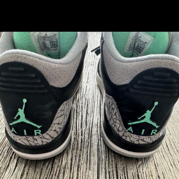 Jordan 3 green glow size 6 glow in the dark - Picture 3 of 4